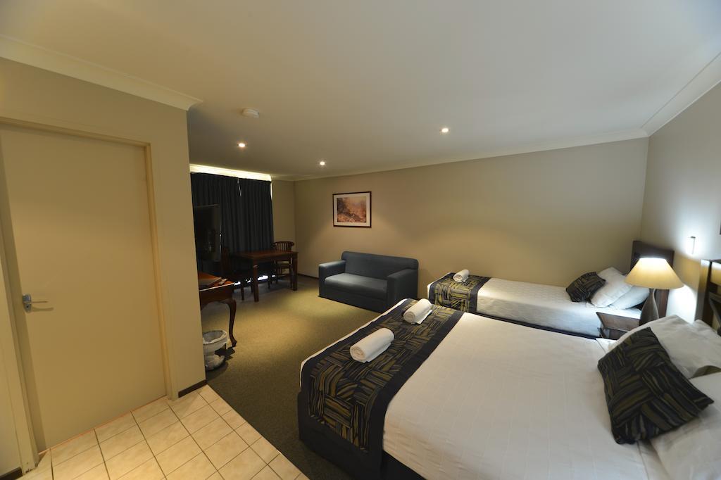 Wattle Grove Motel Пърт Екстериор снимка