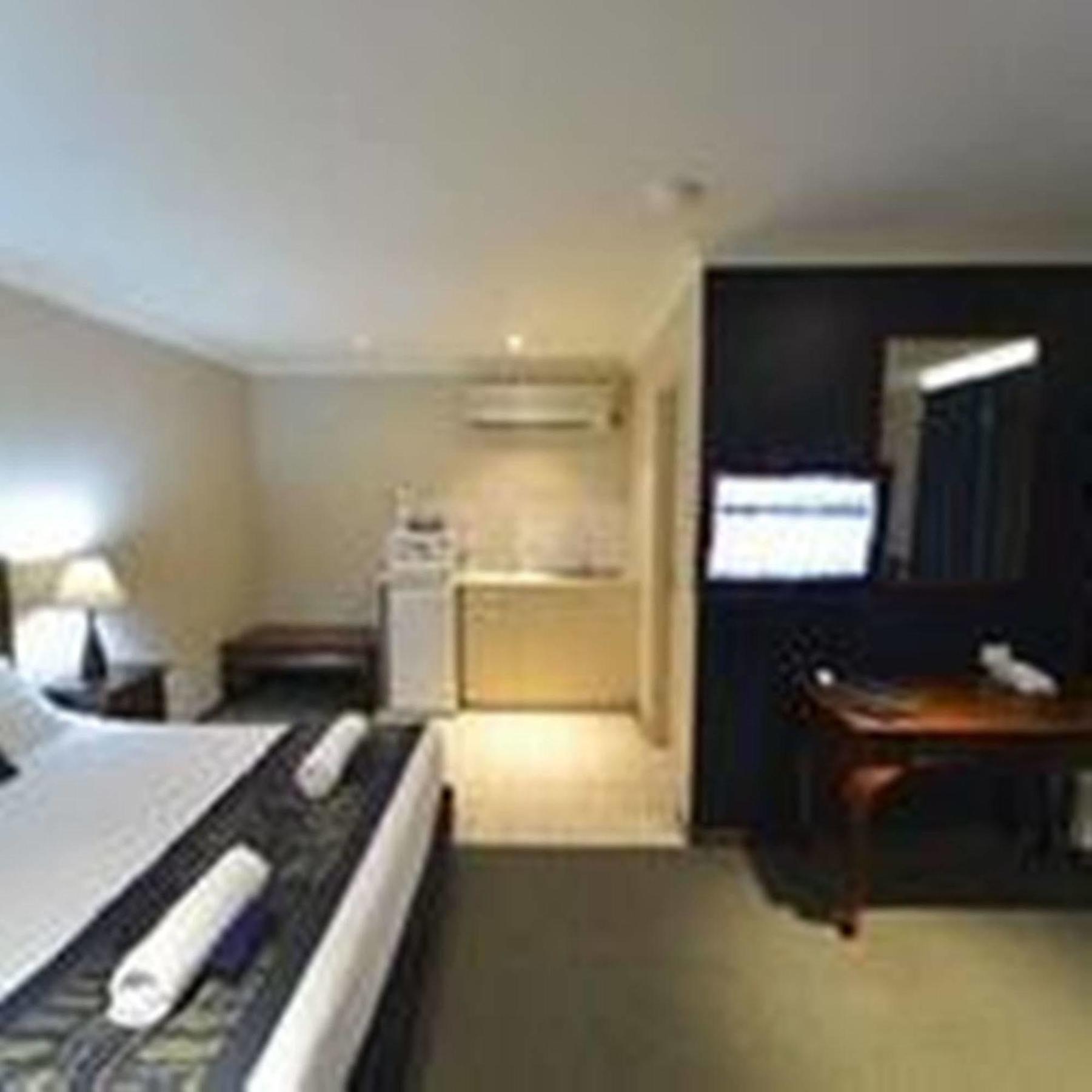 Wattle Grove Motel Пърт Екстериор снимка